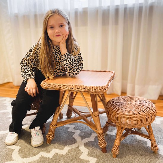 BOGATECO Ecologische kindermeubelset van riet: tafel en 2 krukken, robuust en veilig, ideaal voor huis en tuin van BOGATECO — afbeelding 4