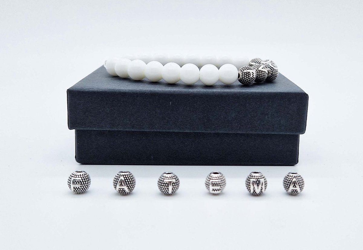 Handgemaakte Natuurstenen armband met metaal naam "Witte agaat" - Met je naam of de naam van uw geliefde- 8 mm diameter van de korrel- Diameter armband 20 cm - Een mooi cadeau voor familie en vrienden