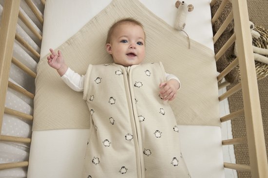 Meyco Baby Penguin baby slaapzak met afritsbare mouwen - soft sand - 90cm van Meyco — afbeelding 4