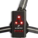 Lampe de poitrine noire avec trois LED triangulaires rouges et cinq LED horizontales rouges.