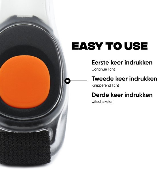 Close-up van de oranje knop op een wit Rockerz fitness bandje.