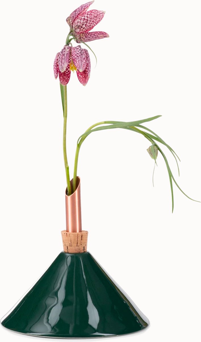 Scandinavia Form Consilium Vaas Forest Green D150 - Groene Vaas met kurk en koperen pijp - Design Vaas - Keramieken Vaas - Eva Levin Zweden