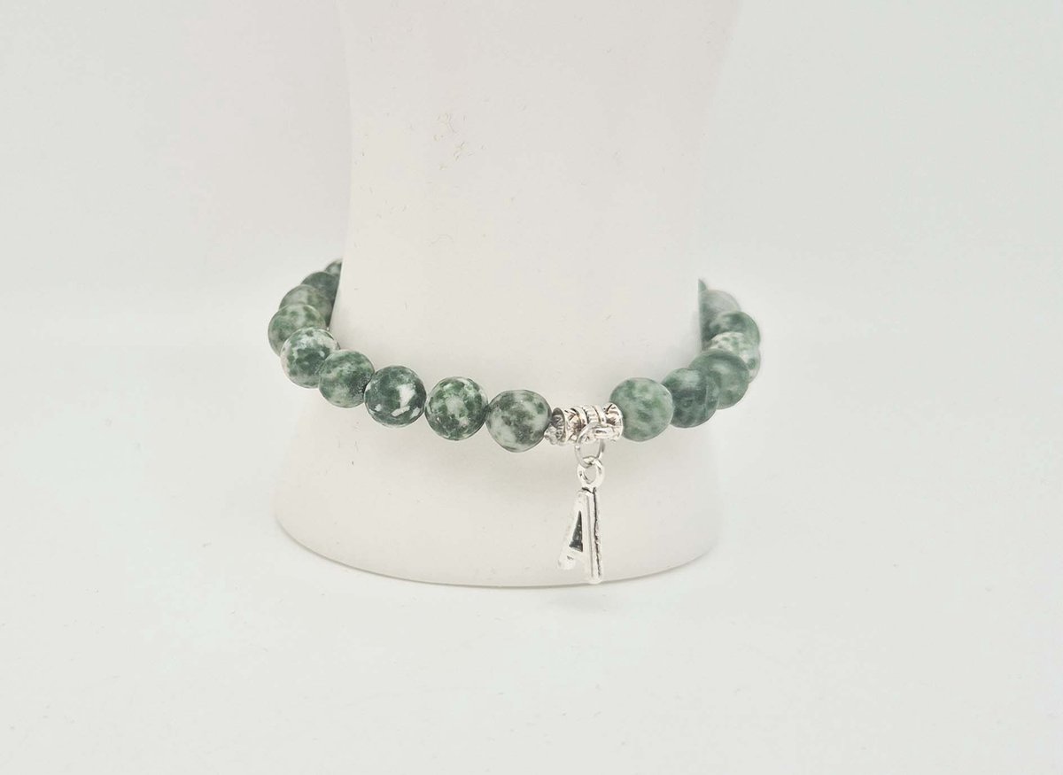 Handgemaakte "Letters" natuursteen armband met natuursteen "Letters" " Qinghai hade" -8 mm diameter van de korrel- Diameter armband 20 cm - Kies je favoriete letters- Een mooi cadeau voor familie en vrienden