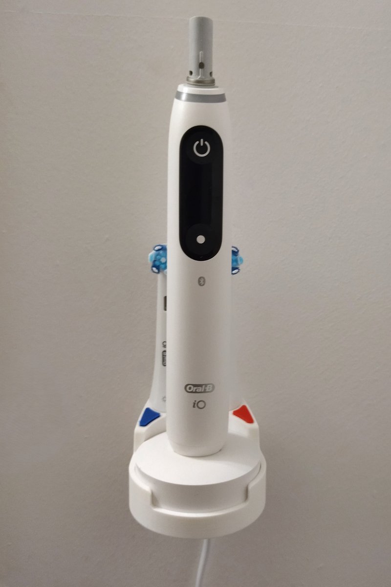 2-in-1 Wandhouder voor Oral-B iO (Series 7, 8 & 9) – Afneembaar & Hygiënisch – Voor Ronde Magnetische Lader – Inclusief Montageset