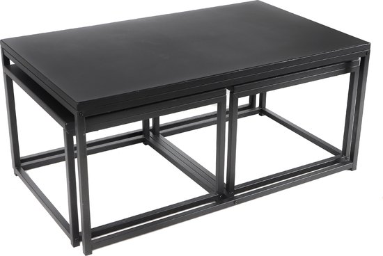 Trois tables basses noires imbriquées. Les deux plus petites tables sont glissées sous la plus grande table rectangulaire.