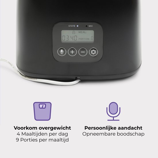 Digitale timer op de automatische voerbak met instellingen voor maaltijden en porties.