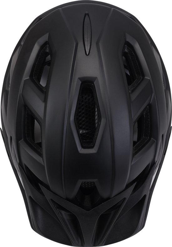 Zicht op de achterkant van een zwarte fietshelm met ventilatie en een vizier.