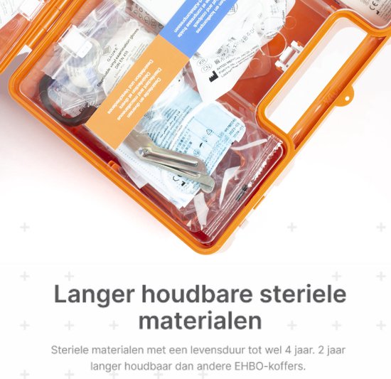 Oranje verbanddoos, gevuld met steriele materialen zoals verband, kompressen en handschoenen.