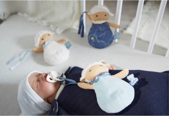 Kaloo Doux Sommeil - 3 Schaapjes Doudou Knuffeldoekjes - Drie Schapen Fopspeenhouders Met Elk Hun Eigen Bijzonderheid En Kleur, Zodat Baby Het Als Knuffel Kan Gebruiken Maar Ook Kan De Fopspeen Bevestigd Worden Aan Het Fijne Lint van Kaloo — afbeelding 2