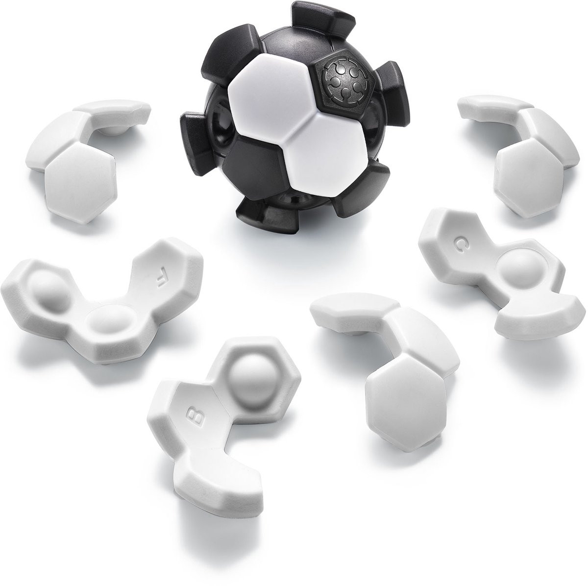 SmartGames Plug & Play Ball - 3D Voetbal Puzzel & Fidget Toy - Compact Logisch Denkspel - Breinbreker voor Voetbalfans - Vanaf 6 Jaar — cadeau in Spellen & Speelgoed - foto 8