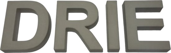 Lettres concrètes. Numéro de maison TROIS 20 cm de haut