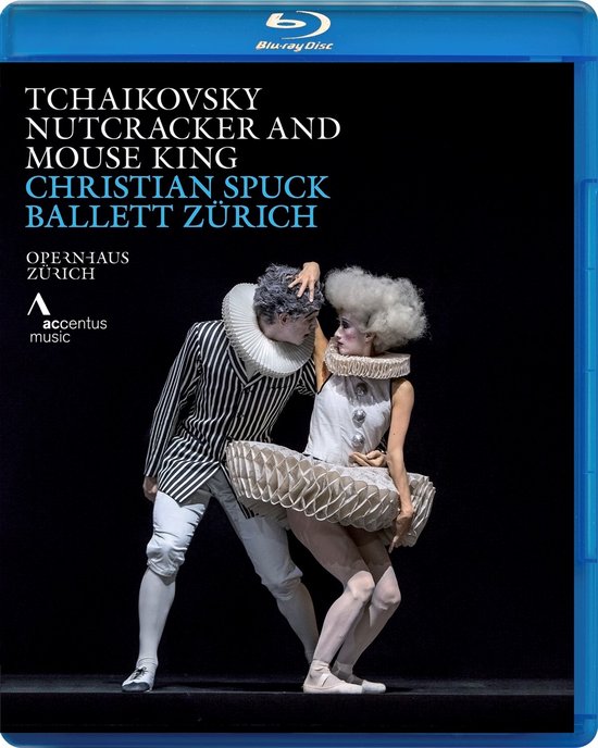 Blu-ray hoes met de dansers Christian Spuck en Balletten Zürich in kostuums voor 'De Notenkraker en de Muizenkoning'.