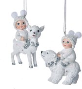 Kurt S. Adler Kerstornament - Kinderen op ijsbeer en hert - set van 2 - wit - 9cm