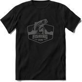 Fishing - Vissen T-Shirt | Grappig Verjaardag Vis Hobby Cadeau Shirt | Dames - Heren - Unisex | Tshirt Hengelsport Kleding Kado - Zwart - 3XL