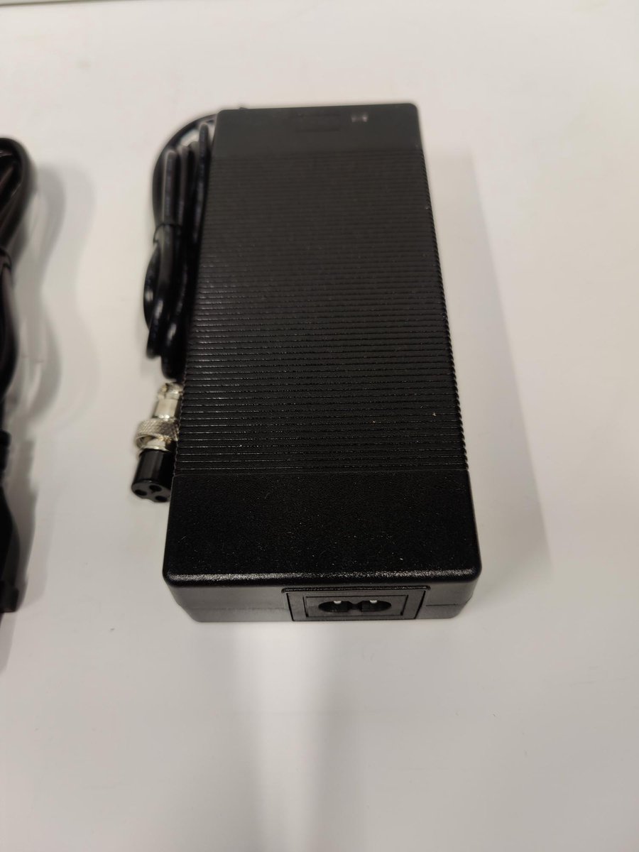 52V oplader elektrische step - Zero10X - Z10X - Z8X - Vsett9 - Z9 - oplader Dualtron - oplader Kaboo -  oplader Kugoo Kirin - 1.7A output - charger 52V - 52V - €69,99