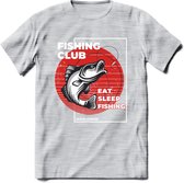 Fishing Club - Vissen T-Shirt | Grappig Verjaardag Vis Hobby Cadeau Shirt | Dames - Heren - Unisex | Tshirt Hengelsport Kleding Kado - Licht Grijs - Gemaleerd - S