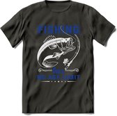 Fishing Has No Age Limit - Vissen T-Shirt | Blauw | Grappig Verjaardag Vis Hobby Cadeau Shirt | Dames - Heren - Unisex | Tshirt Hengelsport Kleding Kado - Donker Grijs - L