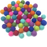 Viltballetjes - 70 stuks - Regenboogkleuren - 2,2cm - Wolkralen - creatief - Fairtrade - Slingers maken