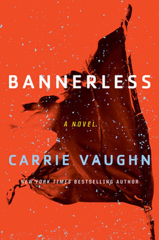 Boekomslag van Bannerless door Carrie Vaughn, met een gescheurde zwarte vlag op een oranje achtergrond.