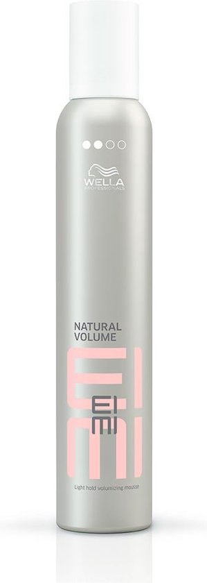 Wella EIMI Natural Volume mousse, 300ml, in zilveren spuitbus met roze logo.