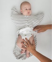 Little koekies - Inbakerslaapzak gestreept 0-3 maanden - Swaddle sack - arms up - newborn