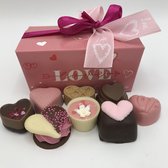 Cho-lala Bonbons Love | chocolade cadeau - 250 gram bonbons - Liefde - Valentijn - Moederdag - harten chocolade