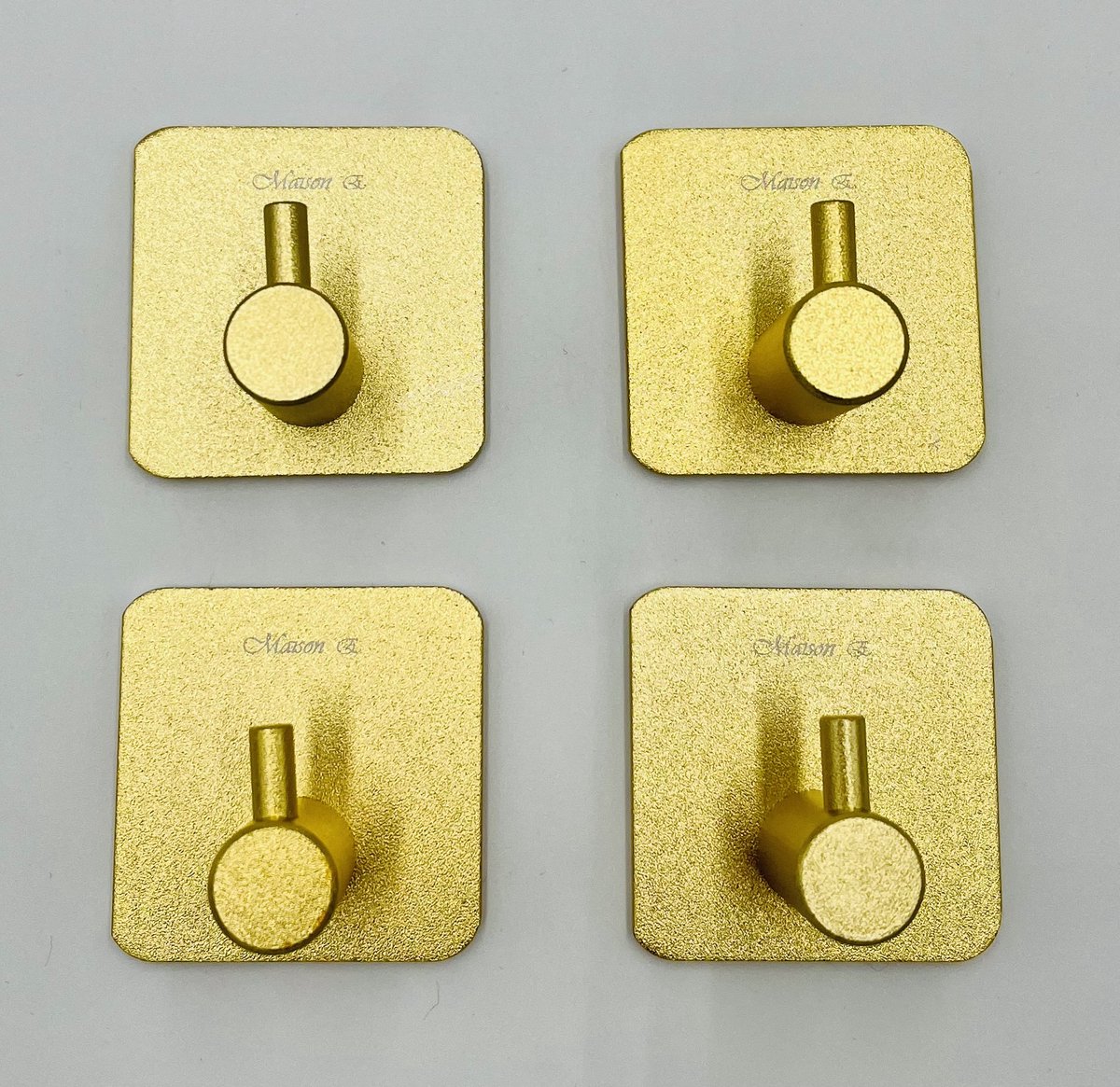 Maison Extravagante - Setje van 4 Handdoekhaakjes Goud (zelfklevend) – Zelfklevende Haakjes – Wandhaak – Handdoekhouder – Ophanghaken voor Keuken of Badkamer – 4 Stuks