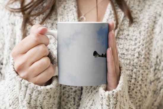 Mug - Mug à café - Avion Spitfire dans un ciel nuageux - Mugs - 350 ML - Tasse - Tasses à café - Tasse à thé - Décoration Sinterklaas - Cadeaux pour enfants - Chaussures cadeaux Sinterklaas