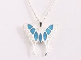 Zilveren vlinder hanger met blauwe agaat aan ketting