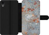 Bookcase Geschikt voor iPhone XR telefoonhoesje - Roest print - Verf - Metaal - Met vakjes - Wallet case met magneetsluiting