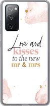 Geschikt voor Samsung Galaxy S20 FE hoesje - Feest - 'Love and kisses to the new Mr & Mrs' - Quotes - Spreuken - Siliconen Telefoonhoesje