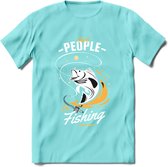 Cool People Do Fishing - Vissen T-Shirt | Geel | Grappig Verjaardag Vis Hobby Cadeau Shirt | Dames - Heren - Unisex | Tshirt Hengelsport Kleding Kado - Licht Blauw - S