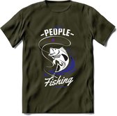 Cool People Do Fishing - Vissen T-Shirt | Donker Blauw | Grappig Verjaardag Vis Hobby Cadeau Shirt | Dames - Heren - Unisex | Tshirt Hengelsport Kleding Kado - Leger Groen - XXL