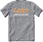 1923 Limited Edition T-Shirt | Goud - Zilver | Grappig Verjaardag en Feest Cadeau Shirt | Dames - Heren - Unisex | Tshirt Kleding Kado | - Donker Grijs - Gemaleerd - XL