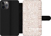 Bookcase Geschikt voor iPhone 11 Pro Max telefoonhoesje - Dierenprint - Roze - Slang - Met vakjes - Wallet case met magneetsluiting