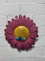 Metalen bloem wanddecoratie - Roze + libelle - Dia 31 cm - Voor binnen en buiten - Wanddecoratie
