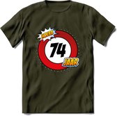 74 Jaar Hoera Verkeersbord T-Shirt | Grappig Verjaardag Cadeau | Dames - Heren | - Leger Groen - M