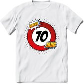70 Jaar Hoera Verkeersbord T-Shirt | Grappig Verjaardag Cadeau | Dames - Heren | - Wit - XL