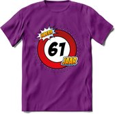 61 Jaar Hoera Verkeersbord T-Shirt | Grappig Verjaardag Cadeau | Dames - Heren | - Paars - L