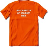 Wat rijmt er op vrijdag Bier T-Shirt | Unisex Kleding | Dames - Heren Feest shirt | Drank | Grappig Verjaardag Cadeau tekst | - Oranje - S