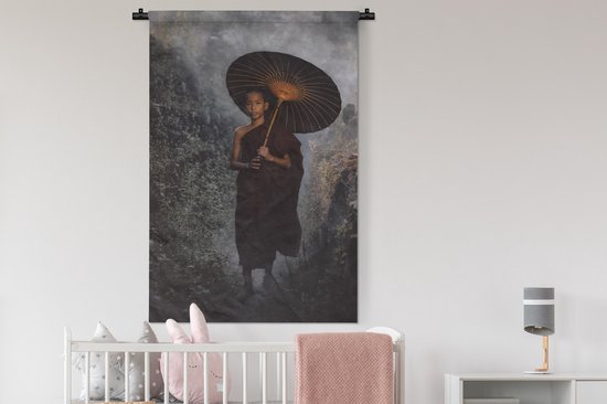 Wandkleed - Wanddoek - Portretfoto boeddhist uit het Boeddhisme - 90x135 cm - Wandtapijt