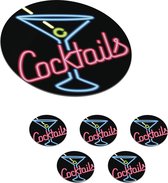 Onderzetters voor glazen - Rond - Een illustratie van een neon bar bord 'cocktails' - 10x10 cm - Glasonderzetters - 6 stuks
