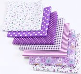 Pakket van 7 lapjes stof - verschillende designs - paars - 24 x 25 cm - quilt - patchwork - poppen kleertjes