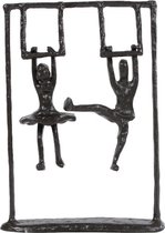 Home&Deco Sculptuur schommelende kinderen zwart metaal-14x4,8x19cm-1 stuks