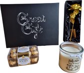 GreatGift - Romantisch cadeau pakket voor haar- Gouden Roos - Moederdag - Geurkaars - Chocolade - Valtentijn - in Luxe magneetbox met strik