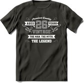 26 Jaar Legend T-Shirt | Zilver - Wit | Grappig Verjaardag en Feest Cadeau | Dames - Heren - Unisex | Kleding Kado | - Donker Grijs - M