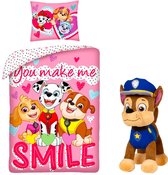 Paw Patrol Dekbedovertrek "Smile"- Eenpersoons- 140 x 200 cm - Katoen- roze, incl. pluche pop Chase 27cm.