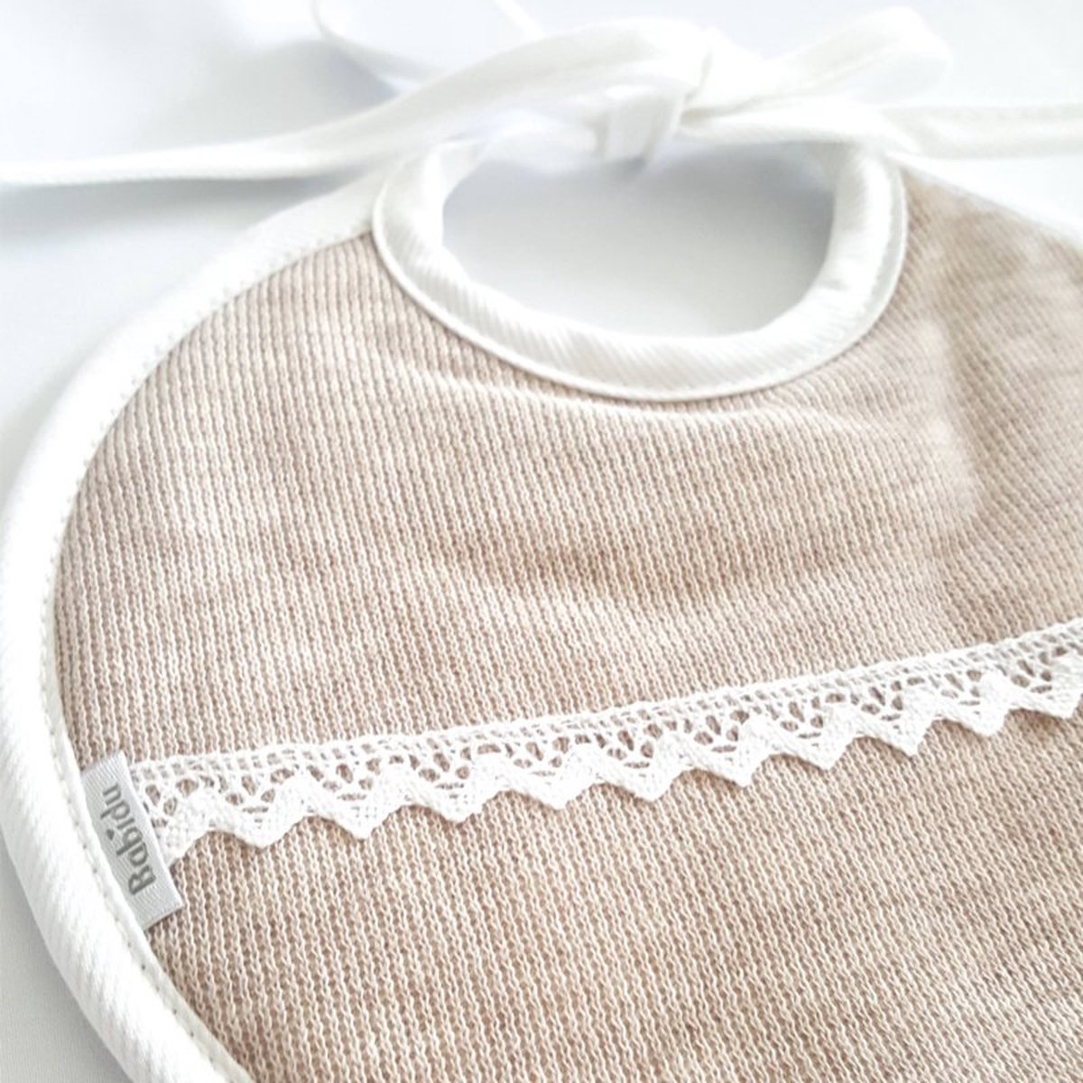 Goedkoopste Slabbetje Babidu Kant 635 Beige