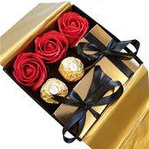 Moederdag Cadeautje | Valentijn cadeautje voor hem haar | Valentijnsdag decoratie cadeau mannen vrouwen | Massage olie Bonbons Kaarsjes Zeeprozen