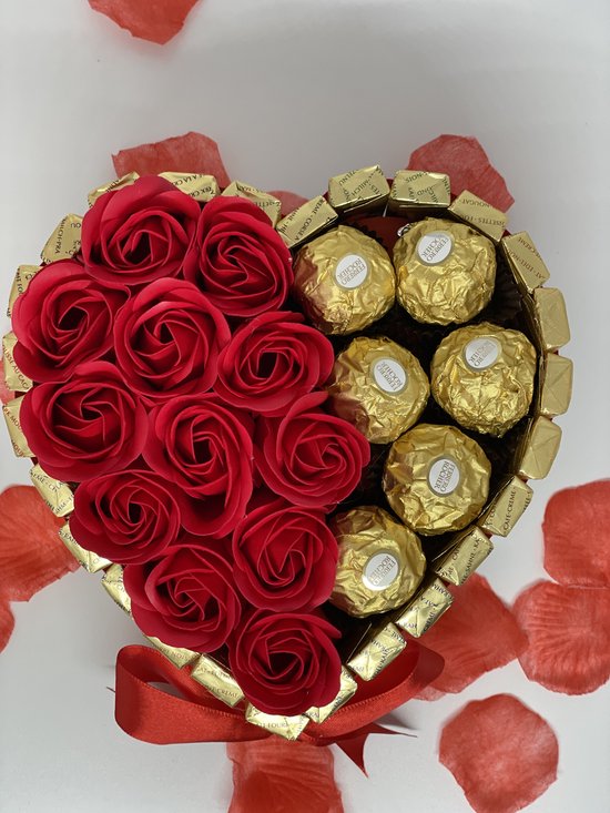 Le Coffret Coeur de Roses Rouges et Ferrero Rocher « Profonde affection »